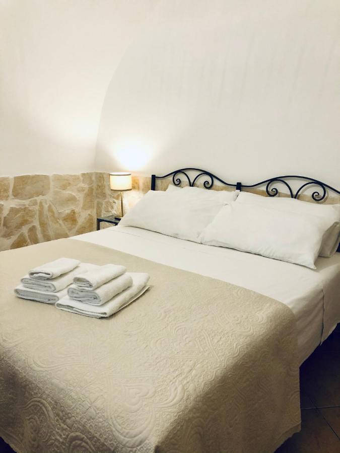 Dimora Bellini Apartment And Rooms Castellana Grotte Extérieur photo