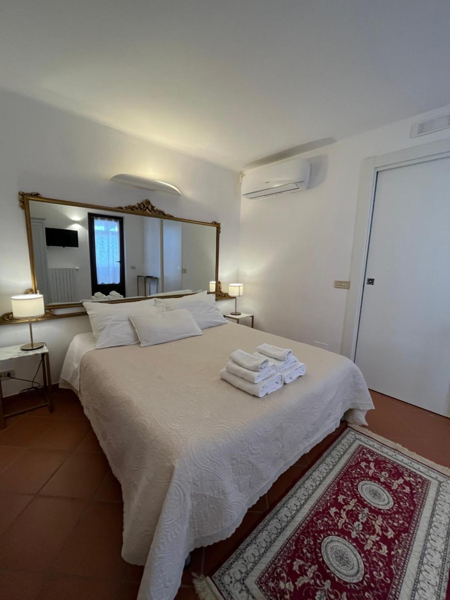 Dimora Bellini Apartment And Rooms Castellana Grotte Extérieur photo
